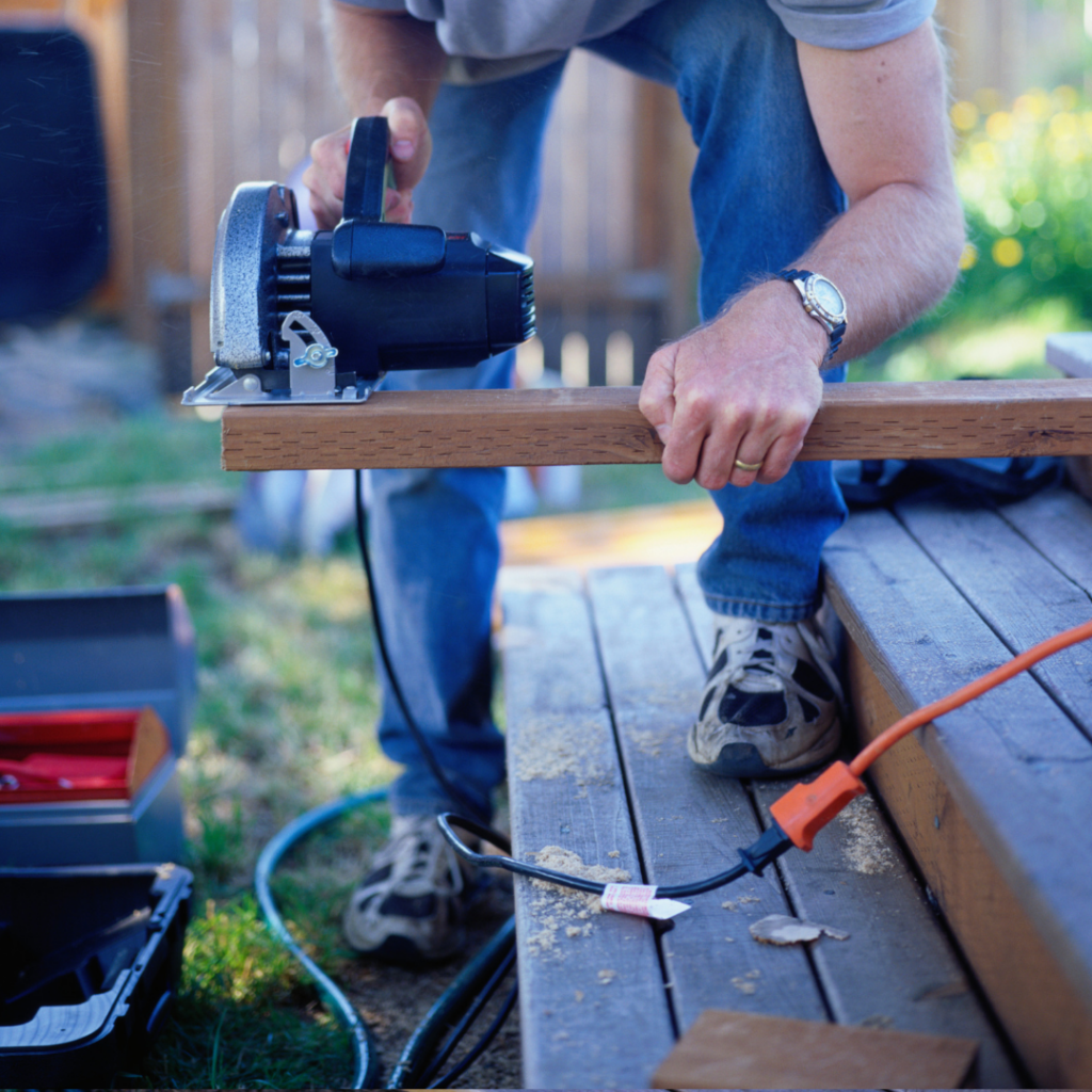 jak i czym ciąć deski kompozytowe?